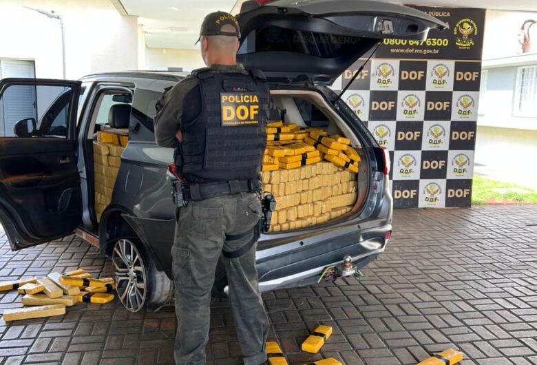 Mais de uma tonelada de droga é apreendida após perseguição em rodovia estadual