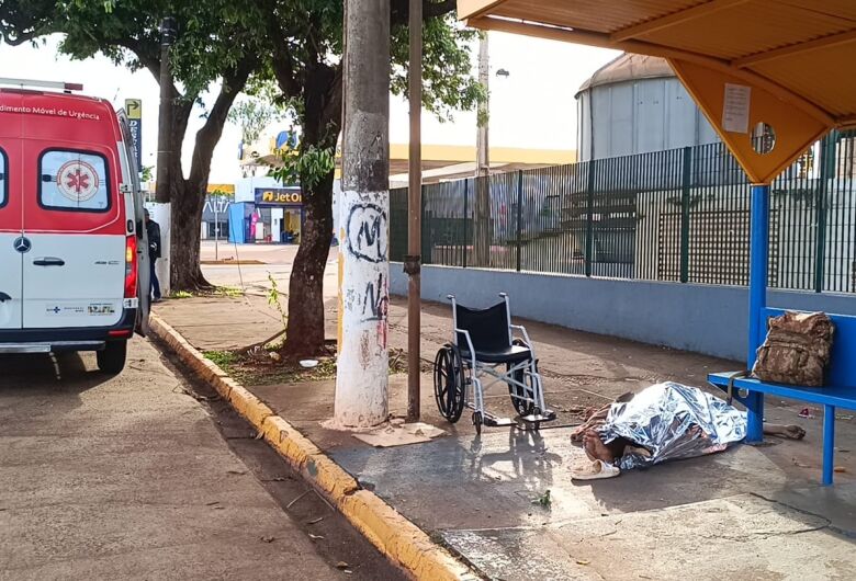 Homem é encontrado morto em ponto de ônibus em MS