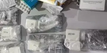 Farmacêutico é flagrado ao tentar entrar com celulares escondidos em caixa de remédios em presídio de Três Lagoas