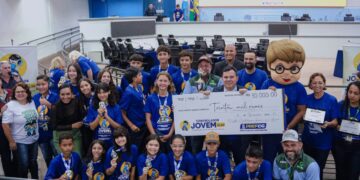 Escola Barão do Rio Branco Conquista o Primeiro Lugar no Projeto “Controlador Jovem em Ação 2025”