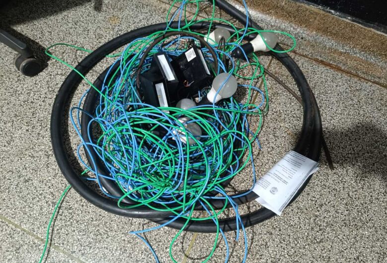 Homem é preso após furtar fios e materiais de obra em Dourados