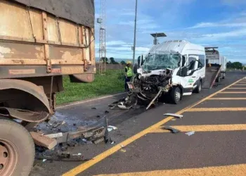 Acidente na BR-163 deixa uma pessoa morta e seis feridas entre Coxim e Sonora