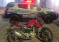 Motocicleta roubada é recuperada após denúncia de morador