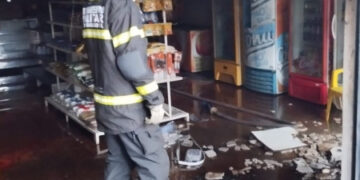 Incêndio em conveniência mobiliza bombeiros ao amanhecer em Corumbá