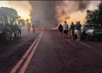 Protesto indígena interdita trecho da MS-162 em Sidrolândia
