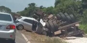 Buraco na MS-480 causa dois acidentes e deixa motoristas feridos