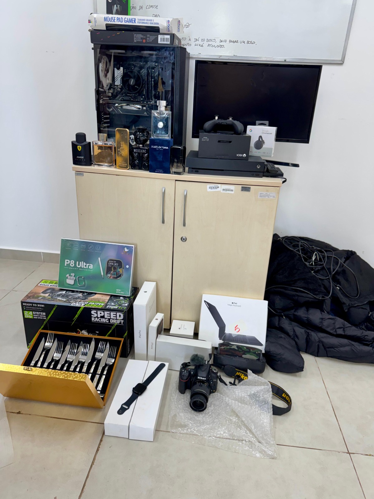 Polícia Federal e Receita desarticulam esquema de desvio de mercadorias na Alfândega de Ponta Porã