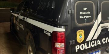 Homem é preso por perseguir ex-companheira e ir até o trabalho da vítima