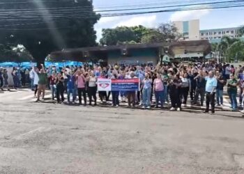 Profissionais da Santa Casa voltam a protestar por 13º salário não pago