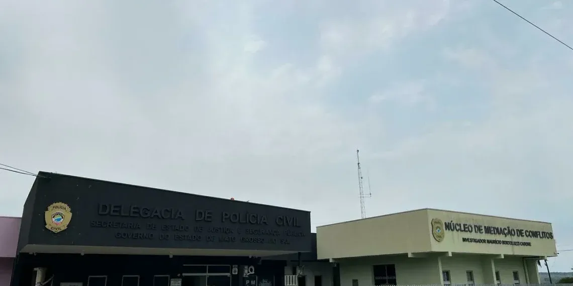 Homem é preso após invadir casa e descumprir medida protetiva em Costa Rica