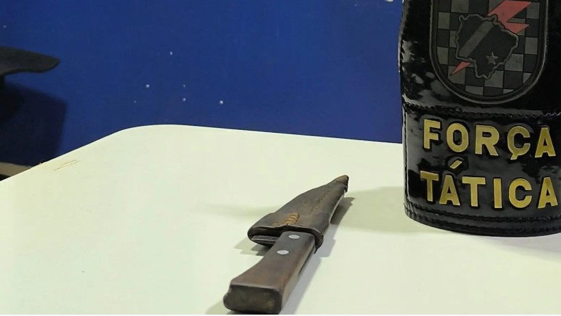 Homem esfaqueia colega em bar, foge de bicicleta e acaba preso em Sidrolândia