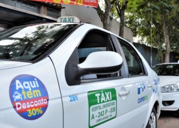 Prefeitura prorroga por seis meses prazo de táxis que completam 10 anos em 2025 Prefeitura prorroga por seis meses prazo de táxis que completam 10 anos em 2025