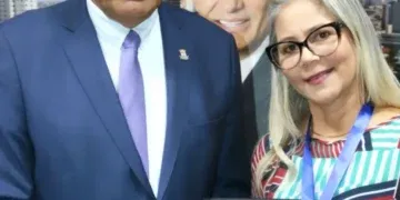 Carlão entrega Medalha pelos Direitos Humanos a Carlos Melke, Janilda Nelci e Raquel Lázaro