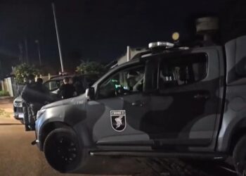 Vídeo: suspeitos de roubos trocam tiro com PMs do Choque e saem perdendo