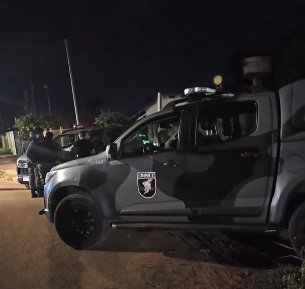 Vídeo: suspeitos de roubos trocam tiro com PMs do Choque e saem perdendo