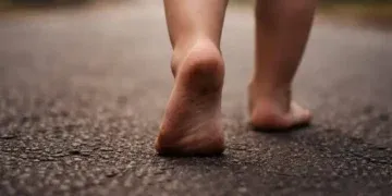 Criança de três anos é encontrada sozinha durante a madrugada em MS