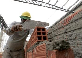 Prefeitura abre processo seletivo para cadastro reserva de coveiro e pedreiro Prefeitura abre processo seletivo para cadastro reserva de coveiro e pedreiro