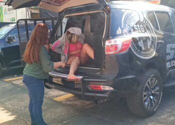 Jovem se entrega à polícia e mãe é presa por atentado a tiros em Dourados