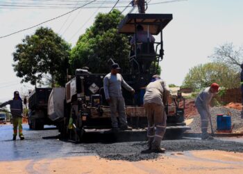 Depois de anos de espera, asfalto vai chegar a 40 bairros de Campo Grande em 2026
