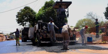 Depois de anos de espera, asfalto vai chegar a 40 bairros de Campo Grande em 2026