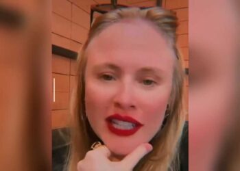 Com histórico de polêmicas e ofensas, dublê de influencer e presa por descumprir medida protetiva