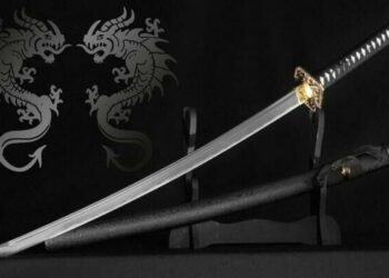 Homem sob efeito de crack ataca vítima com espada e afirma não lembrar do crime