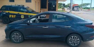 Carro roubado no Rio de Janeiro é apreendido em MS