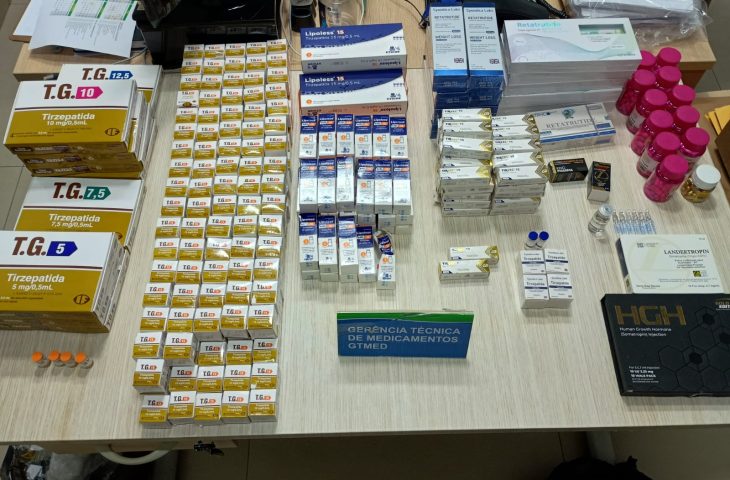 Operação apreende canetas emagrecedoras e ampolas irregulares enviadas pelos Correios 