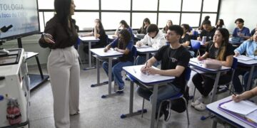 Rede estadual inicia aulas com programa que aproxima estudantes do sistema de Justiça