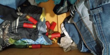 Durante investigação de violência doméstica, polícia prende homem por posse irregular de munições