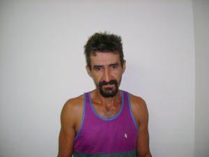 Homem que tentou atirar na companheira segue foragido Homem que tentou atirar na companheira segue foragido