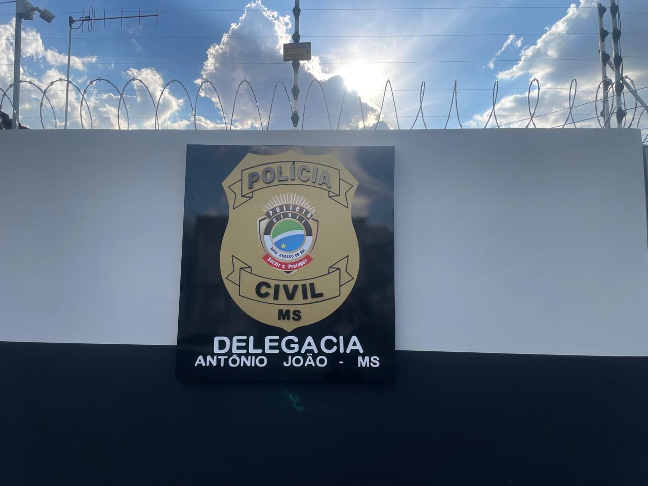 Professor investigado por estuprar alunos é preso em MS