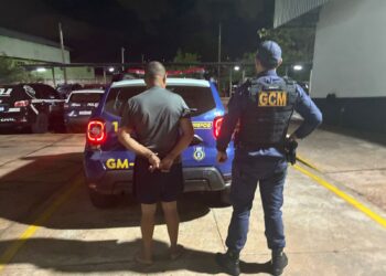 Homem é preso suspeito de roubos a sorveterias no bairro Tijuca (vídeo)