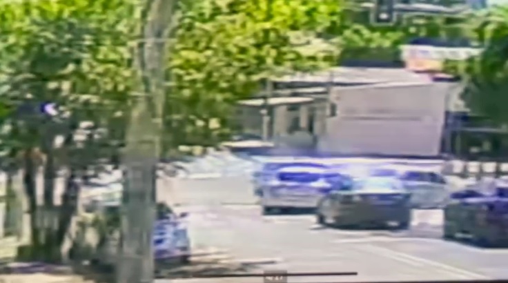 Acidente em cruzamento deixa motorista ferida na Vila Planalto