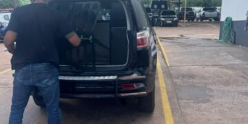 Homem é preso e adolescente apreendido por tráfico de drogas