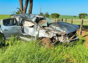 Irmãos envolvidos em capotamento na BR-060 passam bem Irmãos envolvidos em capotamento na BR-060 passam bem