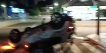 Acidente termina com carro capotado em avenida de Campo Grande