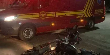 Acidente entre motos deixa duas jovens feridas