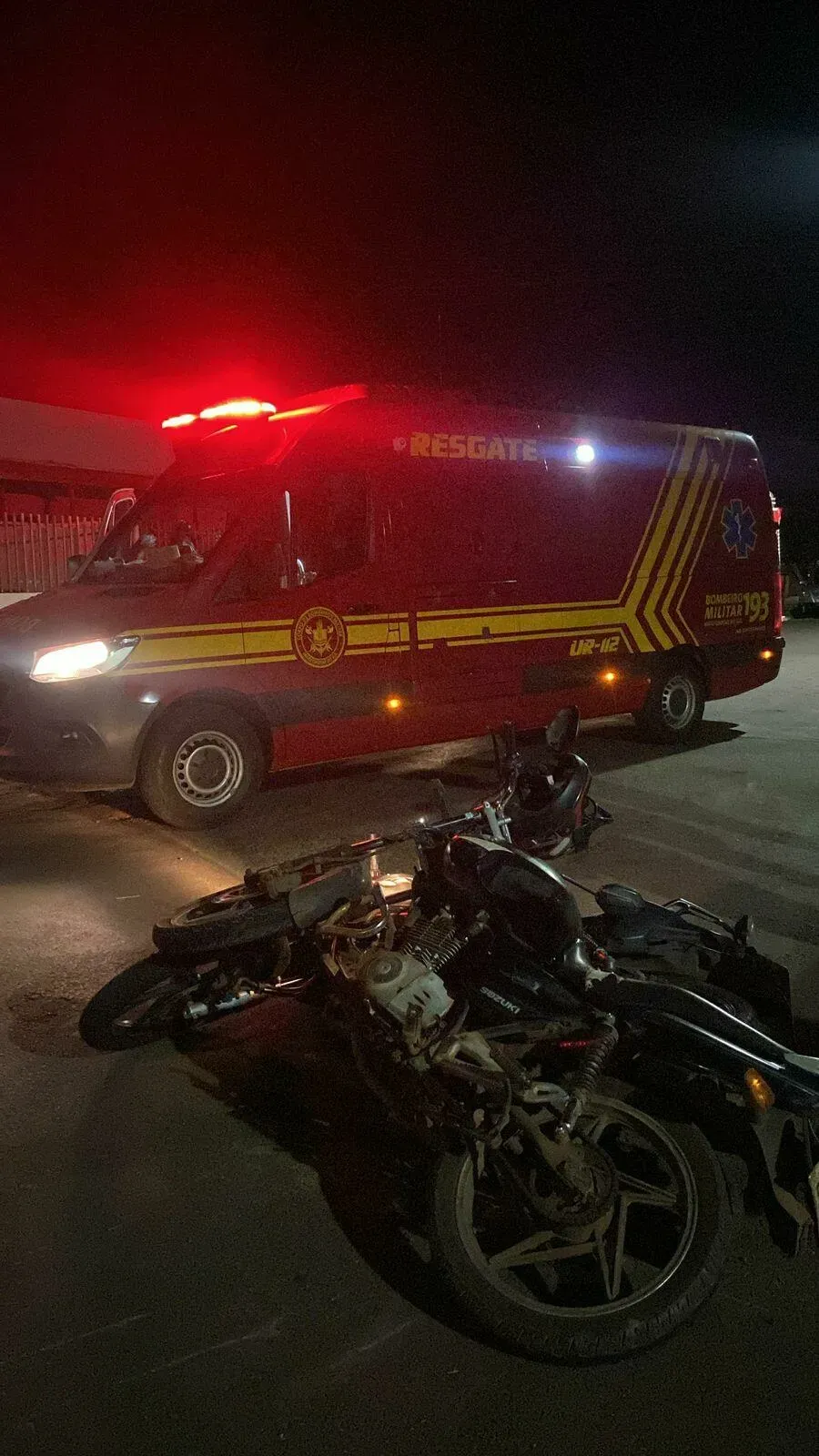 Acidente entre motos deixa duas jovens feridas