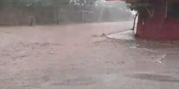 Em menos de 10 minutos, chuva e granizo surpreendem Campo Grande (víde