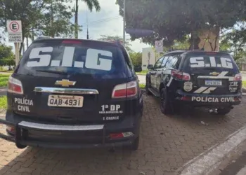 Discussão entre mãe e baba termina em agressão Discussão entre mãe e baba termina em agressão