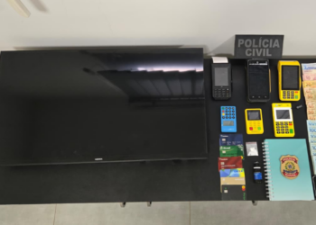 Duas mulheres são presas por dopar idoso e roubar dinheiro Duas mulheres são presas por dopar idoso e roubar dinheiro