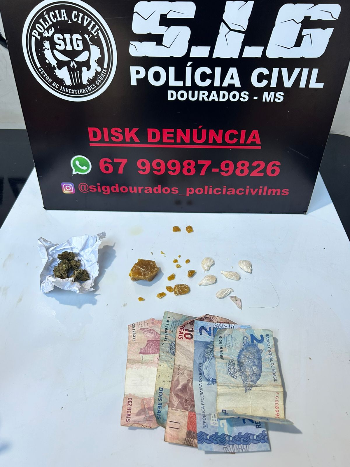 Irmãos são presos em flagrante por tráfico de drogas após ação policial