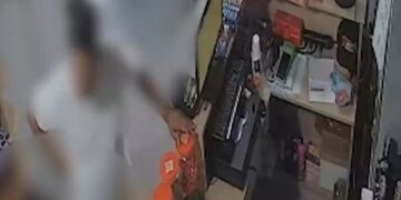 Vídeo: homem dá mata leão em namorada e vai preso em MS