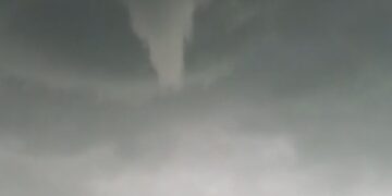 Nuvem Funil assusta motoristas pela manhã em Campo Grande