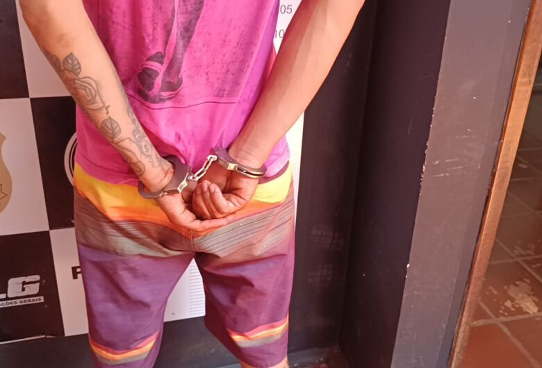 Autor de homicídio em barbearia é transferido para presídio