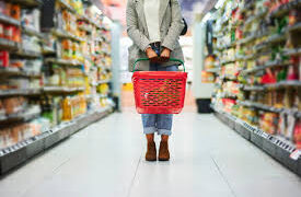 Funcionária de mercado é suspeita de integrar esquema de desvio que gerou prejuízo de R$ 35 mil