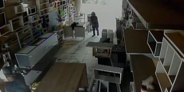 Atirador invade marcenaria e deixa homem ferido em Campo Grande