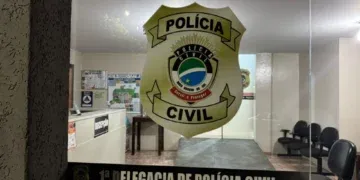 Jovem é ameaçado de morte e agredido pela namorada