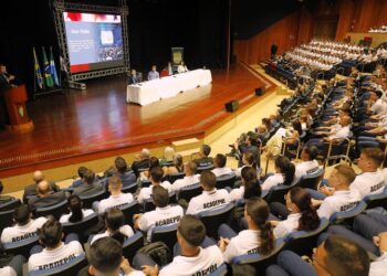 Governador participa da aula inaugural do curso de formação da Polícia Civil Governador participa da aula inaugural do curso de formação da Polícia Civil